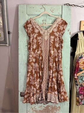 Women’s back in the saddle Floral Midi Dress in Rust Brown